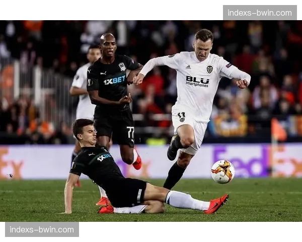 阿拉维斯进攻套路单一，过度依赖边路传中致进球转化率低