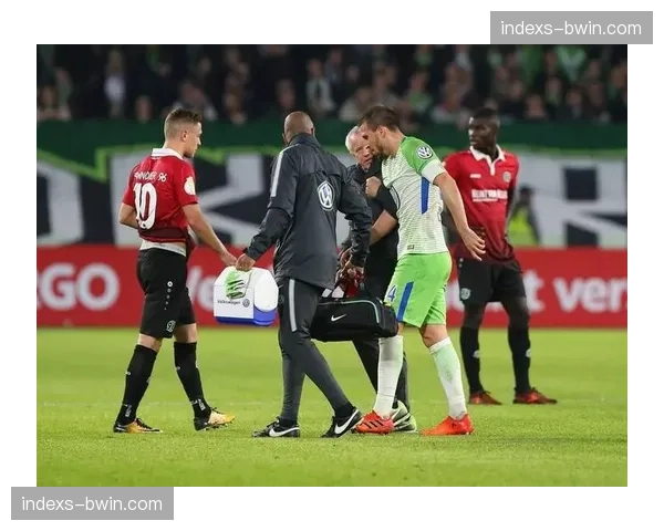 重庆铜梁龙立足防守反击：阵型紧凑协防到位，定位球成关键得分手段网页